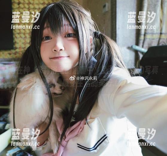 泡在神沢永莉浴室的温暖中，免费下载她的写真原图，感受生活的美好.txt