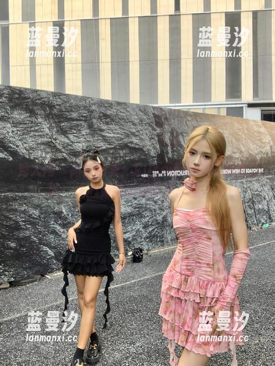 秀人网 - 高清图集：Elise谭晓彤的美脚之旅，让心灵感受到极致美感.txt