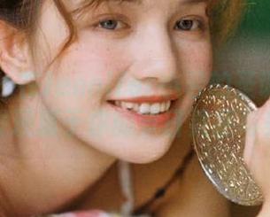 秀人网 – 在Jennifer小若的圣诞私拍图包中，发现属于你的节日灵感与美好.txt