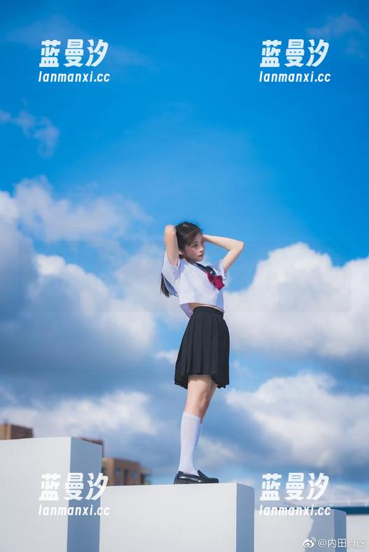 秀人网 - Yomi悠蜜又来了！最新户外写真集中，她的姿势真是让人哭笑不得.txt