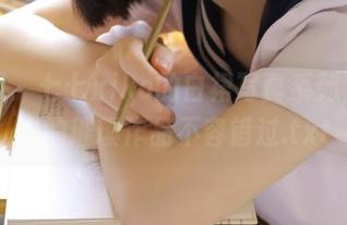 秀人网 – 七七kiko的白裙写真系列，图库内的璀璨作品不容错过.txt