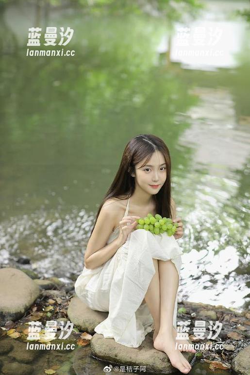 秀人网 - 允尔浴室私拍合集：透过镜头展现她的自然之美与个性.txt