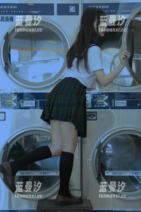 秀人网 - 独家更新：凌希儿短裤套图，性感与可爱完美结合.txt