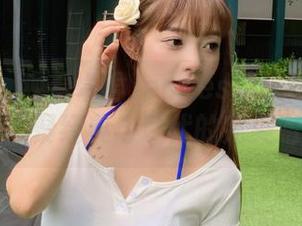 秀人网 – 观看卓君Jeanes迷人网袜写真，图包汇聚经典与现代的完美邂逅.txt