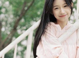 秀人网 – 高清周于希Sally美臀美腿图包，展现她的独特风格与无与伦比的诱惑！.txt
