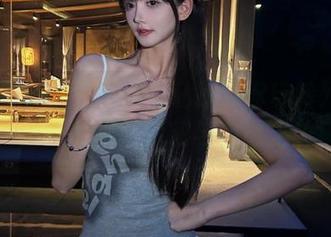 秀人网 – 唐雨辰TYC私拍带你玩转死库水风格，图片中尽显亲密与自然之美！.txt