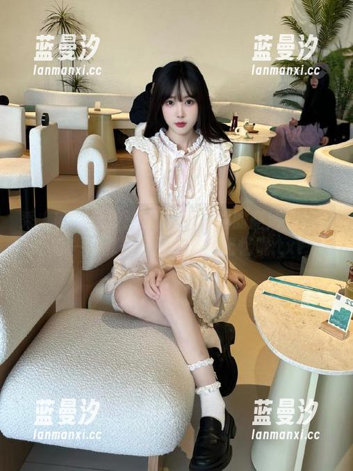 秀人网 - 奈汐酱nice在海边的高清照片：每一帧都是夏日的甜蜜记忆呢.txt