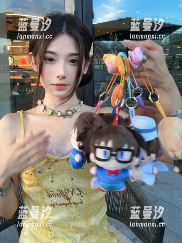 秀人网 - 孟狐狸FoxYini红裙写真：犹如梦境般的套图，让我们一起沉醉吧！.txt