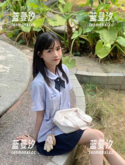 秀人网 - 下载安然的独特修女美图：捕捉她眼中的世界与静谧.txt