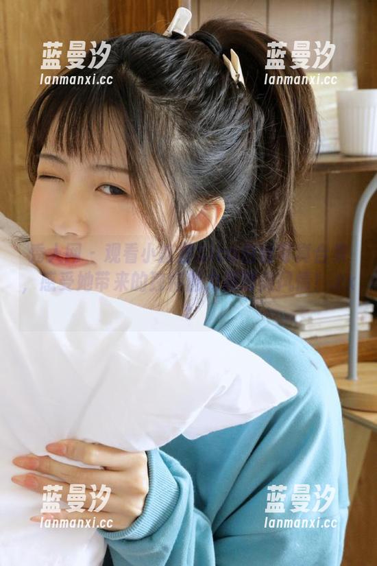 秀人网 - 观看小狐狸Sica白丝写真合集，感受她带来的独特魅力和甜美风情！.txt