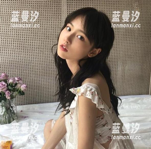 秀人网 - 在线感受幼幼兔女郎的优雅，原图呈现迷人的性感魅力.txt