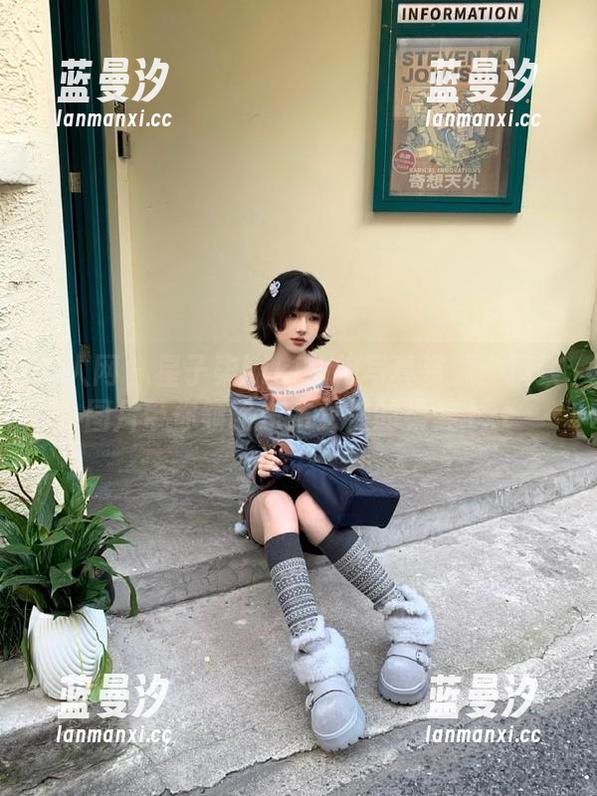 秀人网 - 星子柒kiki旗袍写真资源：精致图片带你领略东方女性的柔美.txt