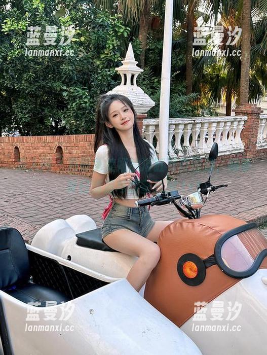 秀人网 - 月野兔美妞的浴缸写真图册，畅享夏日清凉与甜蜜氛围.txt