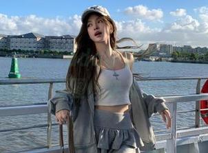 秀人网 – 杏子Yada学妹的写真作品，免费提供高清原图，快来体验吧！.txt