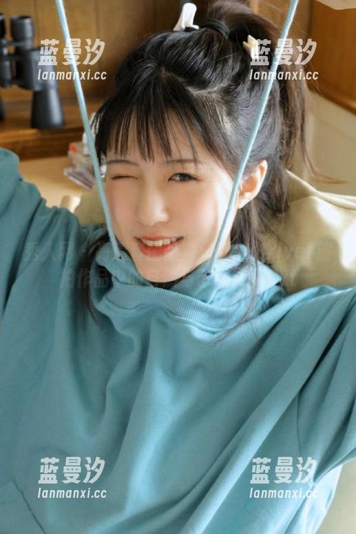 秀人网 - 高清套图品鉴：江淑影river旅拍作品中的自然与艺术交融.txt