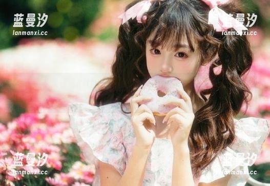 秀人网 - 沈佳熹Kitty星辰的少女时间：在线分享精美原图，尽显青春活力.txt