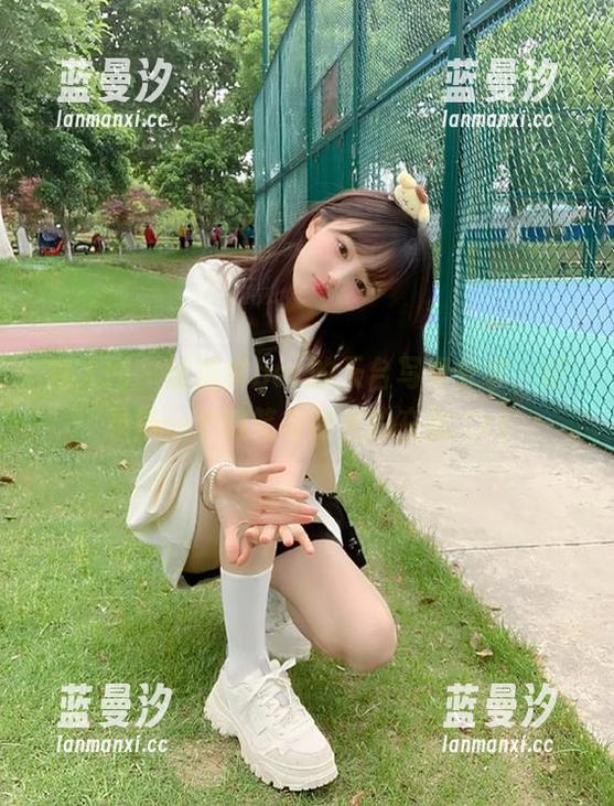 秀人网 - 潘琳琳ber的天台写真分享，记录每一个微笑与阳光的交融.txt