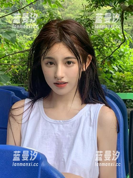 秀人网 - 美七Mia的剧情世界：精美图集资源为你解锁无限创意.txt