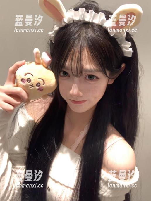 秀人网 - 美桃酱带你走进白丝世界，观看每一张图片都让人心尖一颤！.txt