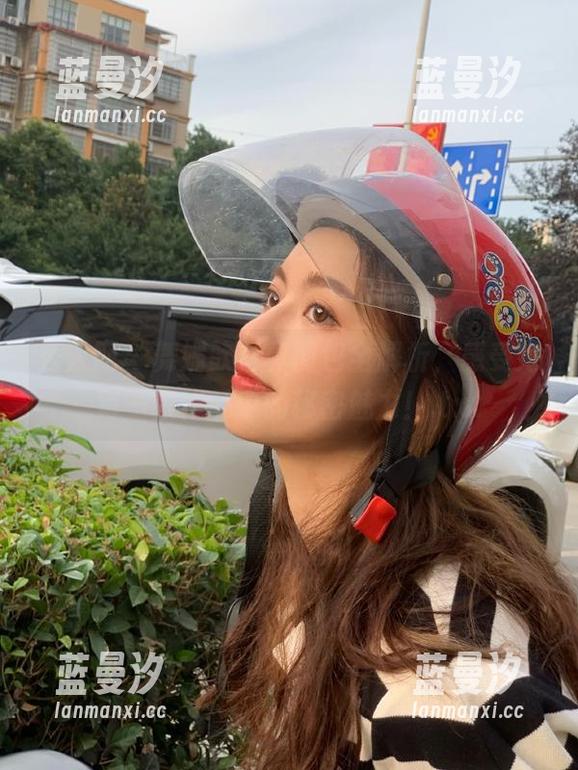 秀人网 - 舞媚歆写真图包全解析，感受她每一张作品中的秘密魅力！.txt