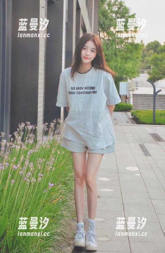 秀人网 - 优雅与诱惑共存：菲菲吃不胖网袜专题写真图集首度上线.txt