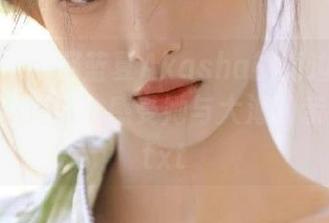 秀人网 – 捕捉蓝夏Akasha的海边瞬间：唯美图片资源，感受她与大海的亲密接触.txt