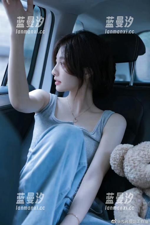 秀人网 - 薇薇酱肉丝写真作品大放送：极致美感图片合集！.txt