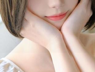 秀人网 – 最新豆瓣酱厨房里的厨娘写真资源，感受家的温暖与美味！.txt