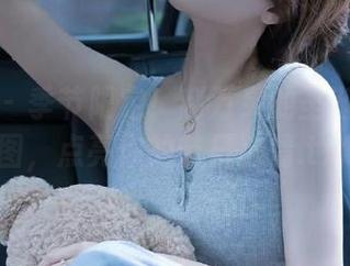秀人网 – 季节限定！赵万灵的圣诞精选套图，点亮你的节日心情.txt