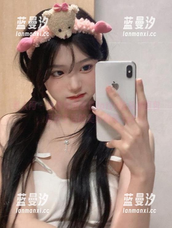 秀人网 - 探索趁热拿铁latte的私房图包，居家生活的美好瞬间.txt