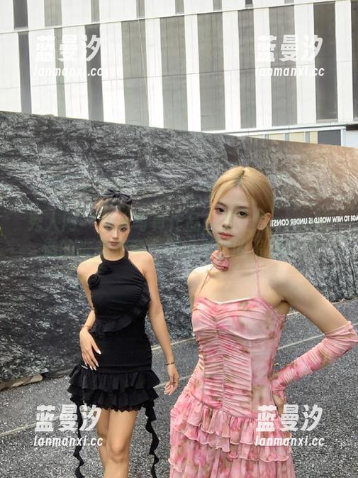 秀人网 - 双人写真作品：陈怡曼coco打造的唯美故事，捕捉生活的浪漫.txt