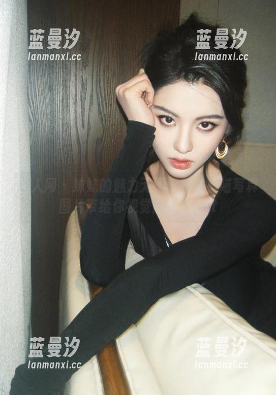 秀人网 - 妹妹的魅力无限：露露小喵写真图片带给你视觉盛宴！.txt