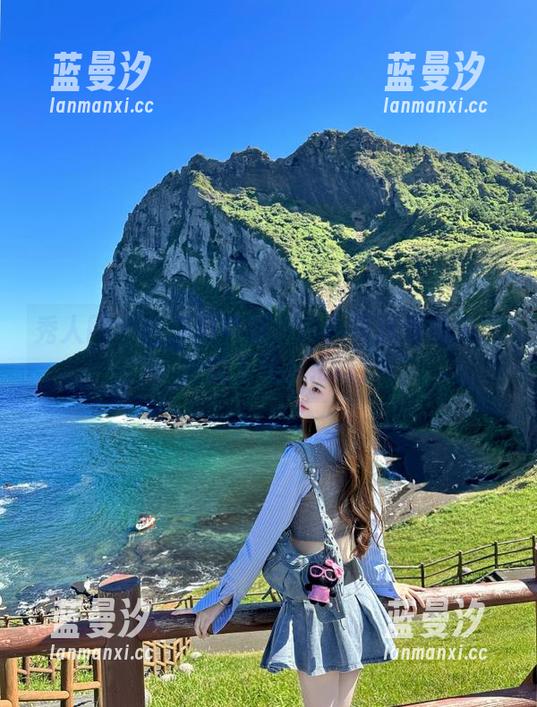秀人网 - 与麦田共舞：白色写真作品免费独家下载！.txt