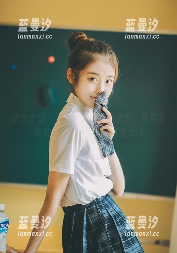 紧急企划 - 小恩办公室私拍图包，真实展现职场女性的优雅与自信.txt
