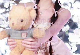 纳丝摄影 – 精致生活中的职业装：洋洋写真作品集带你探索职场时尚新风潮.txt