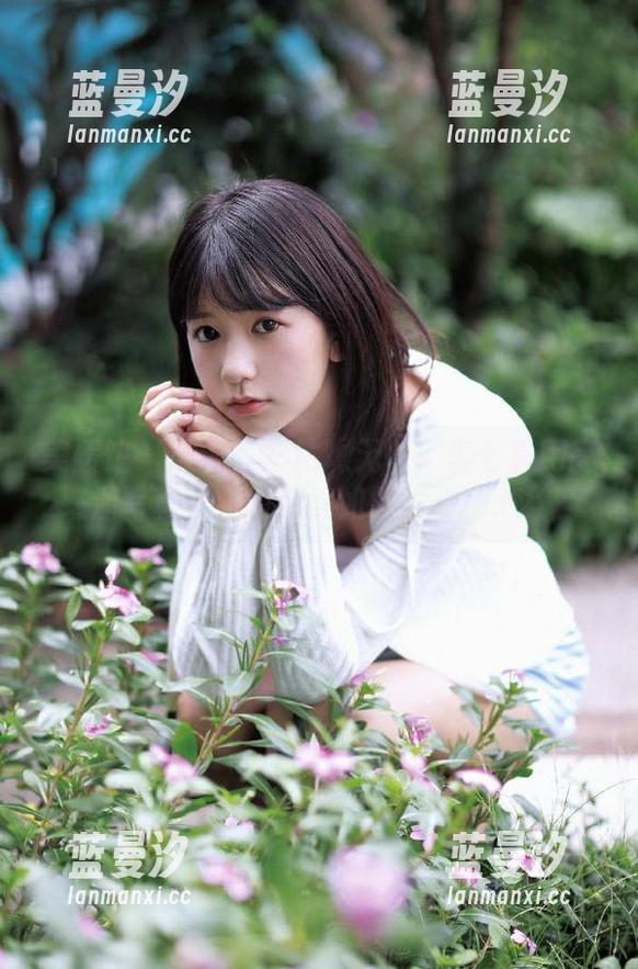 美媛馆 - 谁说教室枯燥无味？李七喜用高清写真让学习变得如此生动！.txt