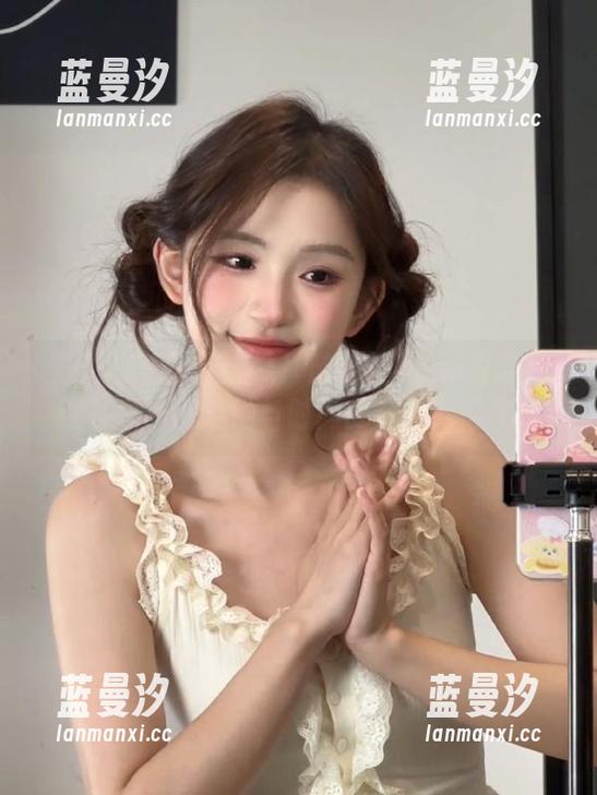美媛馆 - 原图上线！陈怡曼coco最新豹纹写真，探寻她与时尚的深度对话.txt
