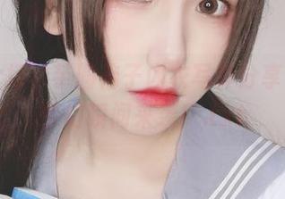 惊艳全场，芋圆侑子内衣写真分享，cos梦幻瞬间来袭！.txt