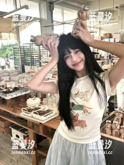 花漾show - 精选“周于希JK”写真合集：探索她的完美青春瞬间.txt