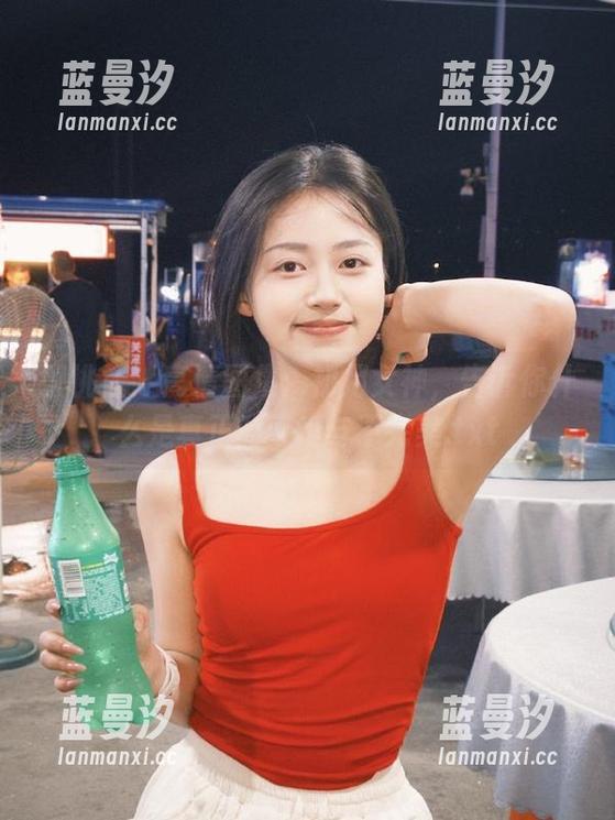 蜜桃社 - 高清图集：初月女神，告诉你什么是真正的可爱与不完美.txt