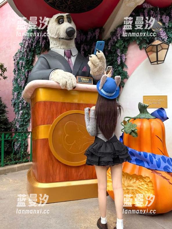 袜啵啵 - 最新小淳匡威板鞋写真曝光，照片记录了她的潮流冒险之旅.txt