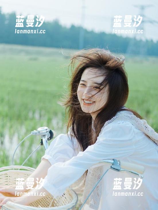袜啵啵 - 小甜豆奶牛美图图包，展现绝美姿态和无穷魅力的纪实摄影.txt