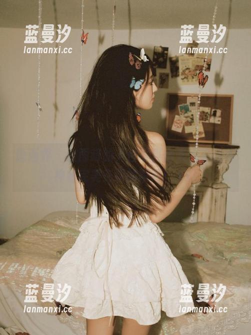 语画界 - 张雨萌的天台写真合集，光线与神秘完美交织的瞬间！.txt