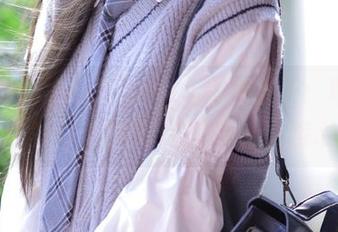 语画界 – 徐莉芝Booty化身女王：唯美写真与奢华套图的完美融合之旅.txt