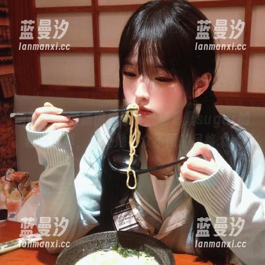语画界 - 最新图库分享：杨晨晨sugar的秘书写真，感受她与众不同的风格.txt