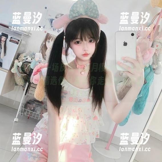 语画界 - 一场皮衣与绯月樱cherry的时尚邂逅：精选作品集带你走进她的精彩世界.txt