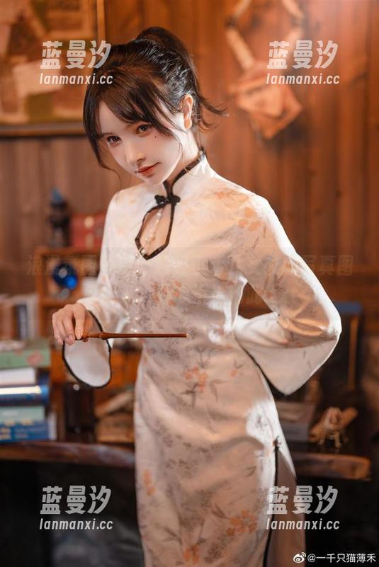 浪漫氛围营造：超级小禾儿女友的写真图包合集，倾心不过如此.txt
