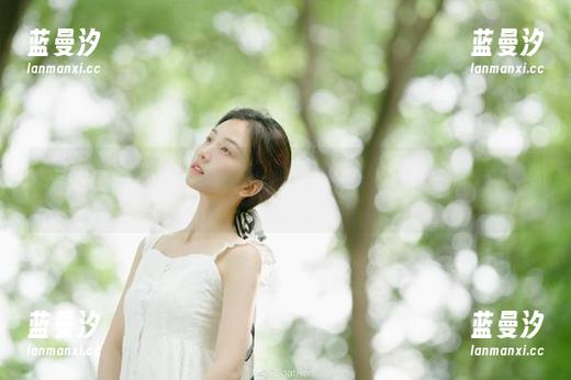 轻兰映画为你送上JK黑丝平底鞋主题美图的丰富资源，瞬间点亮生活.txt