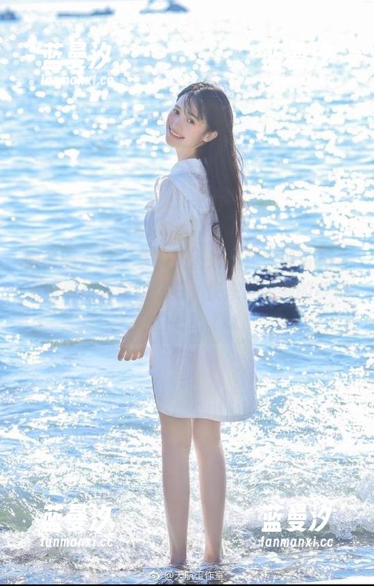 微密圈 - 这一季，铁锤姐姐兔女郎写真合集图册超乎你的想象，快来发现她的多样魅力吧！.txt