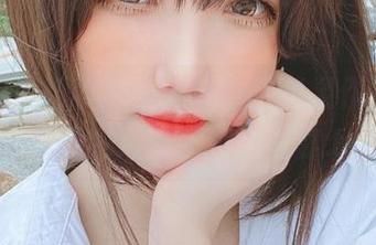 深入探索阿薰kaOri的黑兽精灵作品，原图与图包带来的视觉盛宴.txt